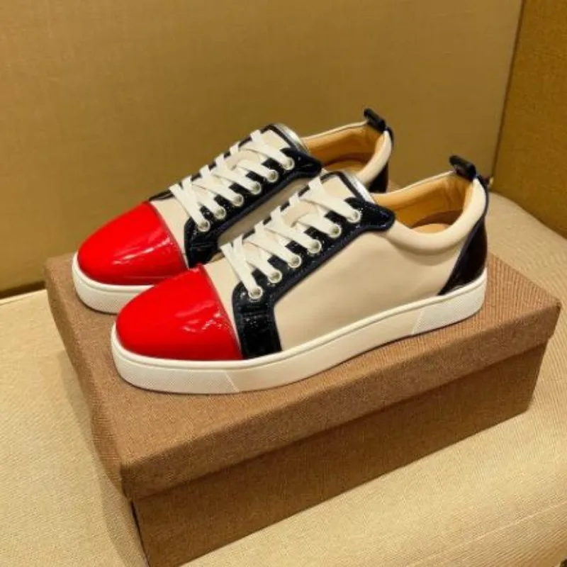 Рисунок 2 - Роскошные мужские дизайнерские кожаные туфли с шипами