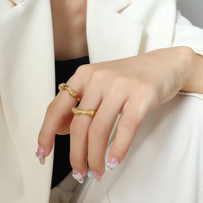 

Titanium Steel Plated 18k Gold Ring Fashion Kink Jewelry