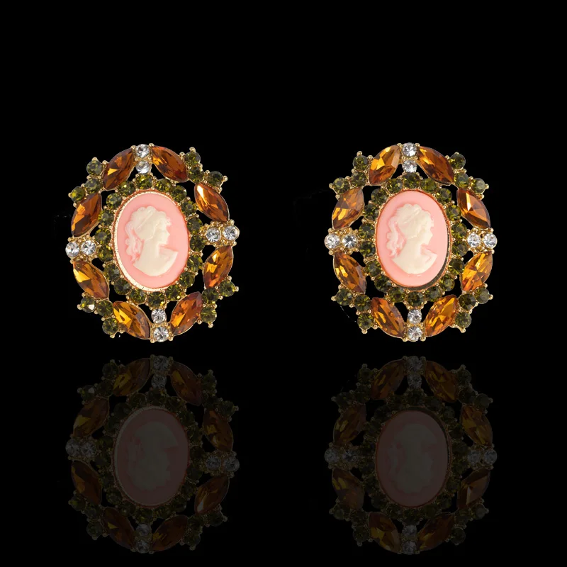 

Fashion Customized Earrings for women Pink coppert alloy Vintage Embossed girly style pink stud Earrings Jewelry 2023