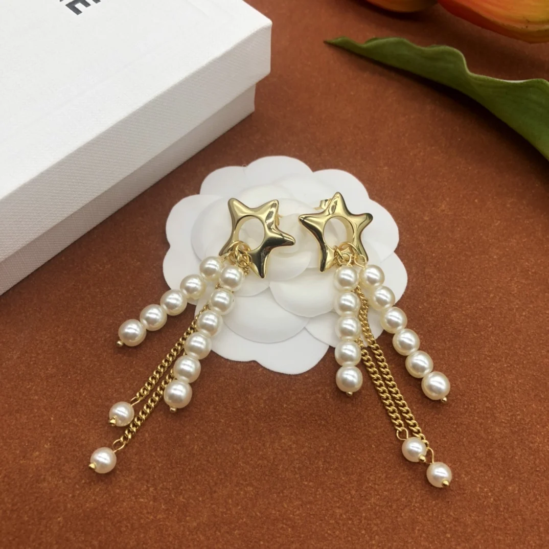 

European and American fashion star Pearl Tassel Earrings