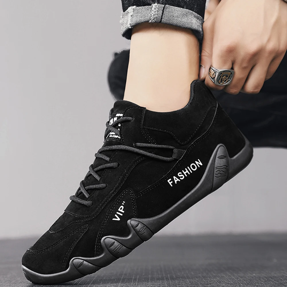 New In Men's Sneakers Fashion Outdoor Board Shoes Trainers High Quality Antiskid Damping Walking Light Sneakers