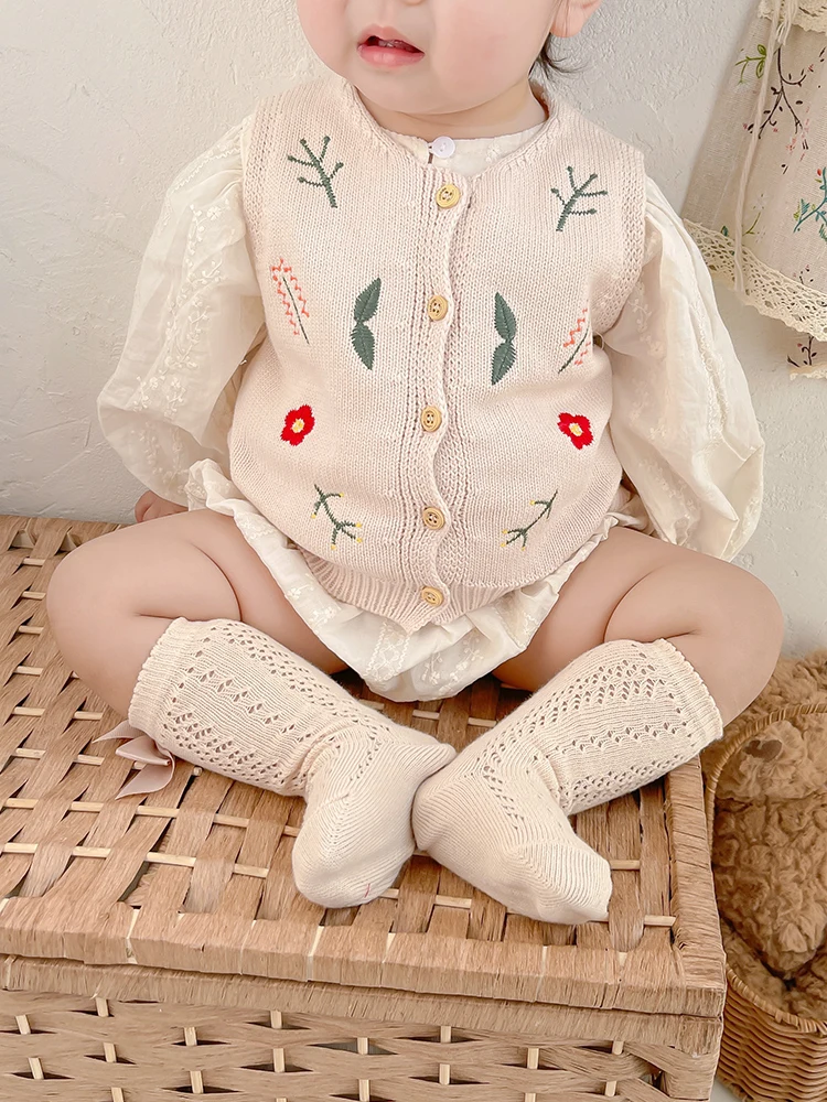 China supplier 2022 autumn and winter hot sale New Baby all-match vest embroidered cotton cardigan all-match small coat white pea coat