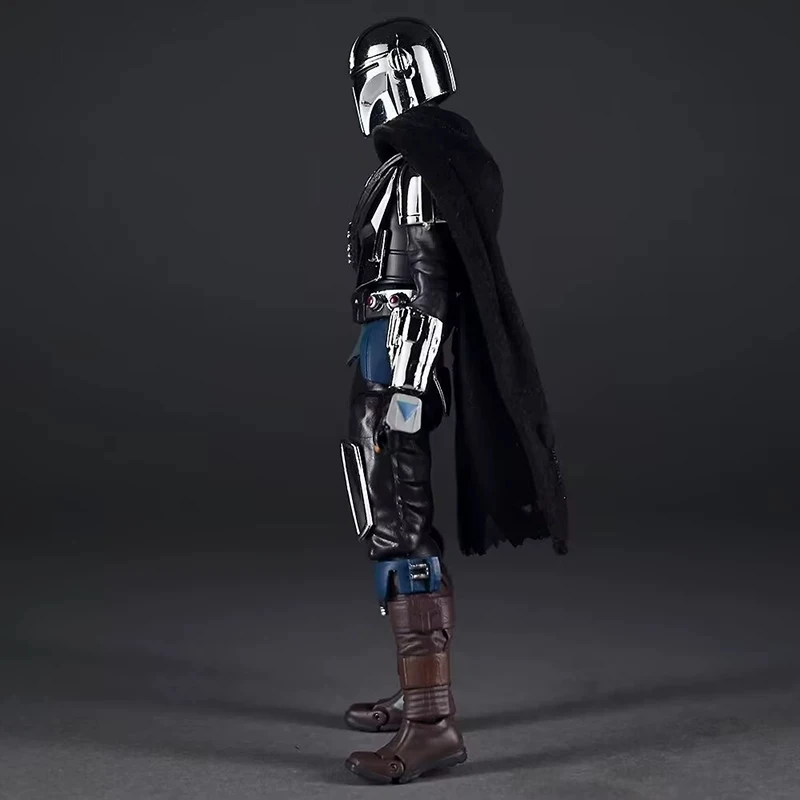 Фото В наличии: Коллекционная подвижная фигурка MAFEX 256 Star Wars The Mandalorian 2.0 Electroplated Version Djinjaran – модель, игрушка, подарок №4