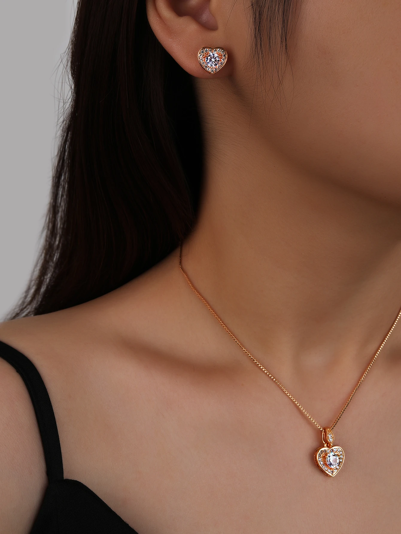 

Luxury Ladies Champagne Gold Cubic Zircon Necklace Pendant Earrings Set Love Jewelry Wedding Heart Design