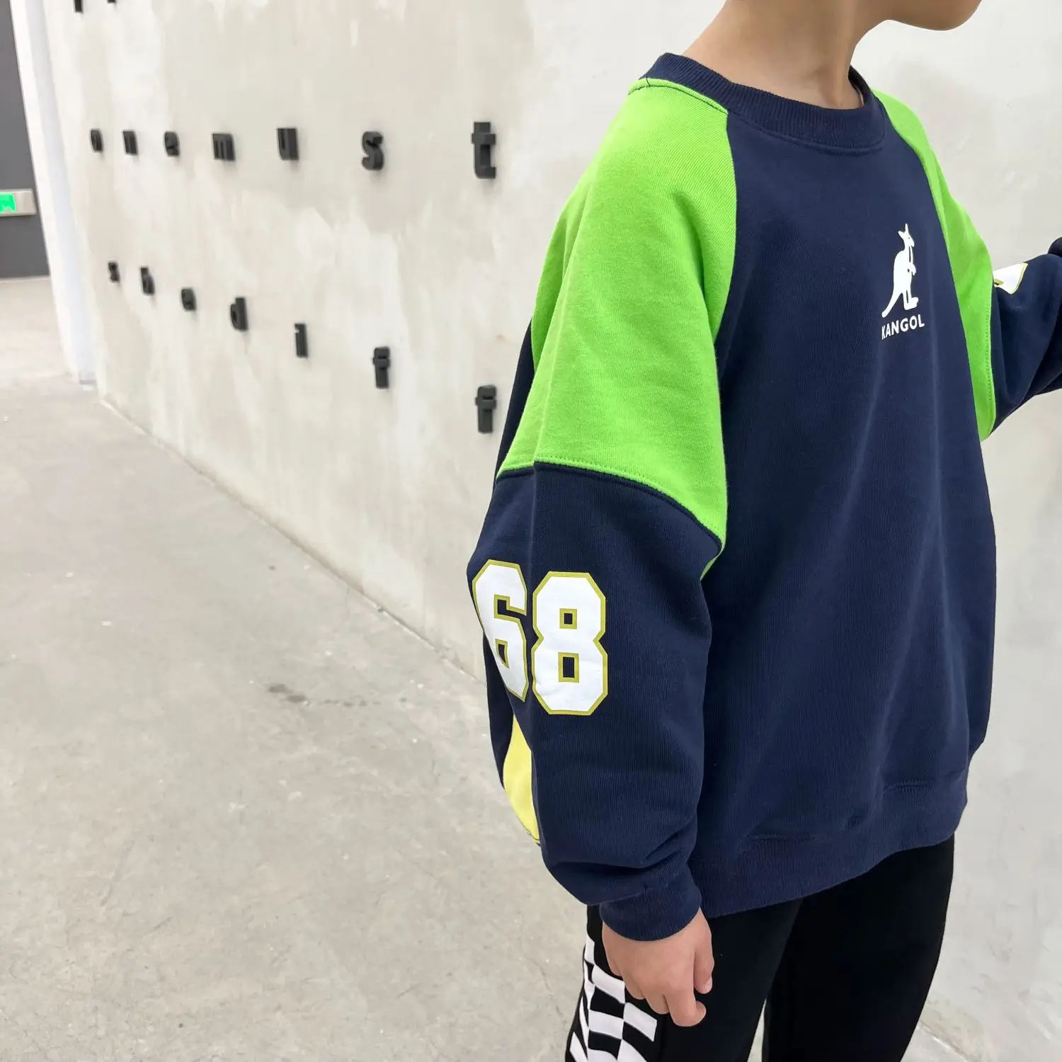 Spring and Autumn Boys' Sweatshirt Fashion Loose Top Children's Crew Neck Clothing Hoodless Pullover Baby Clothes New Product