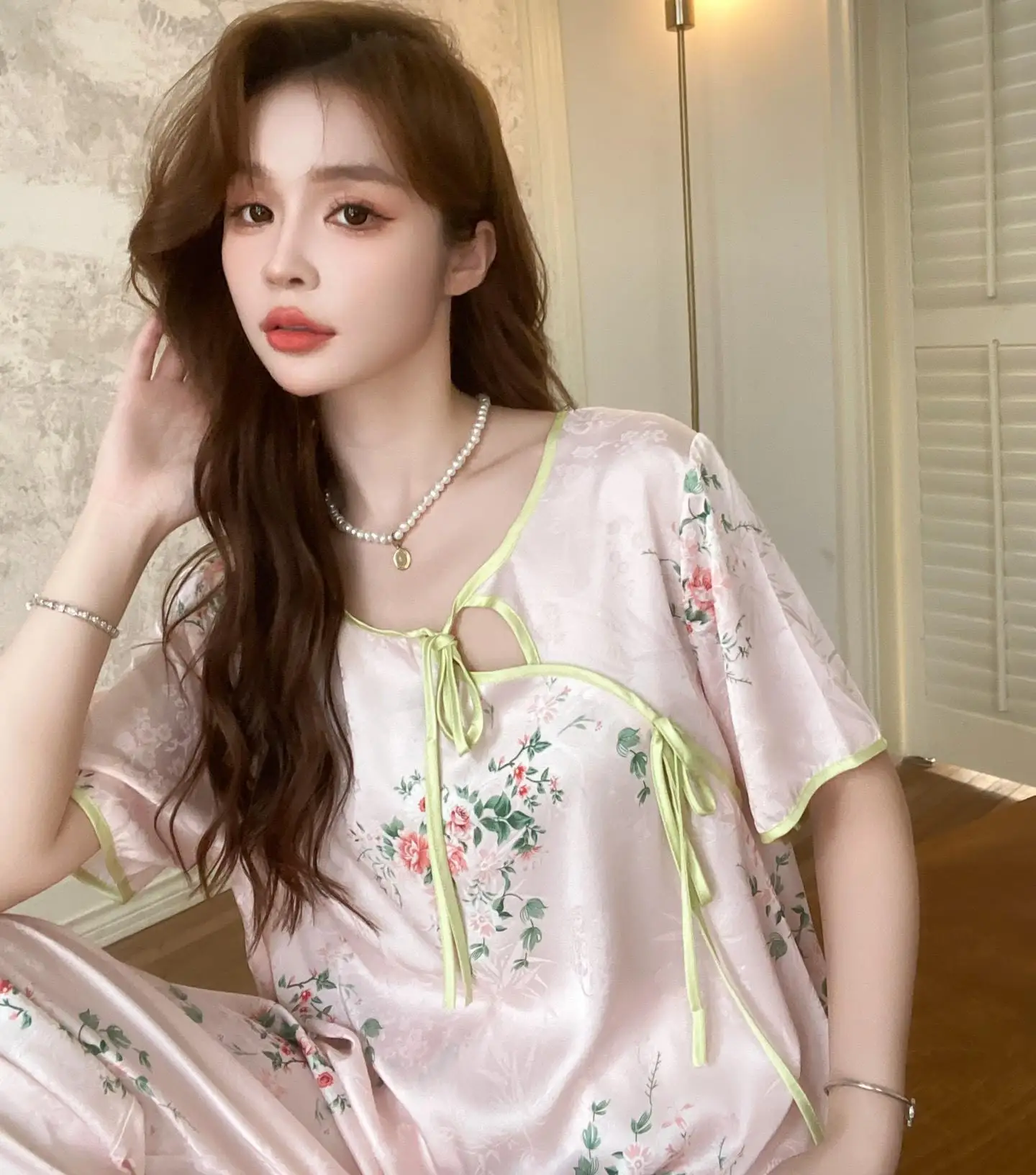 Костюм Пижамный женский атласный с принтом на весну-осень