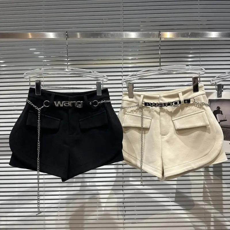 2023 New Fashion Little Fragrant Metal Letter Waist Chain Three Dimensional Pocket Woolen Shorts for Women Designer Brand