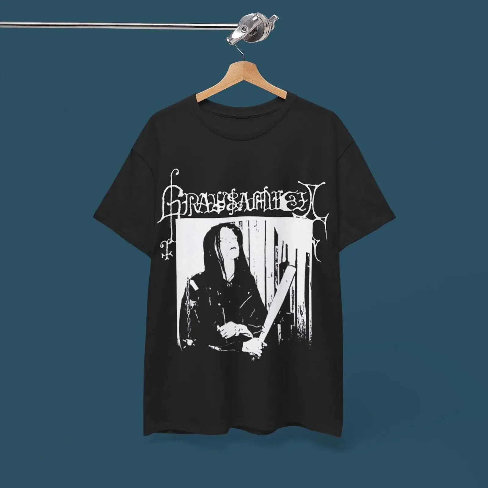 Фото Футболка Grausamkeit Band, черная, в стиле бэйс-метал, Bathory, DSBM, Kekht, Arakh, Darkthrone, винтажная, с эффектом потертости, дизайнерская одежда, дышащая, мужская. №1