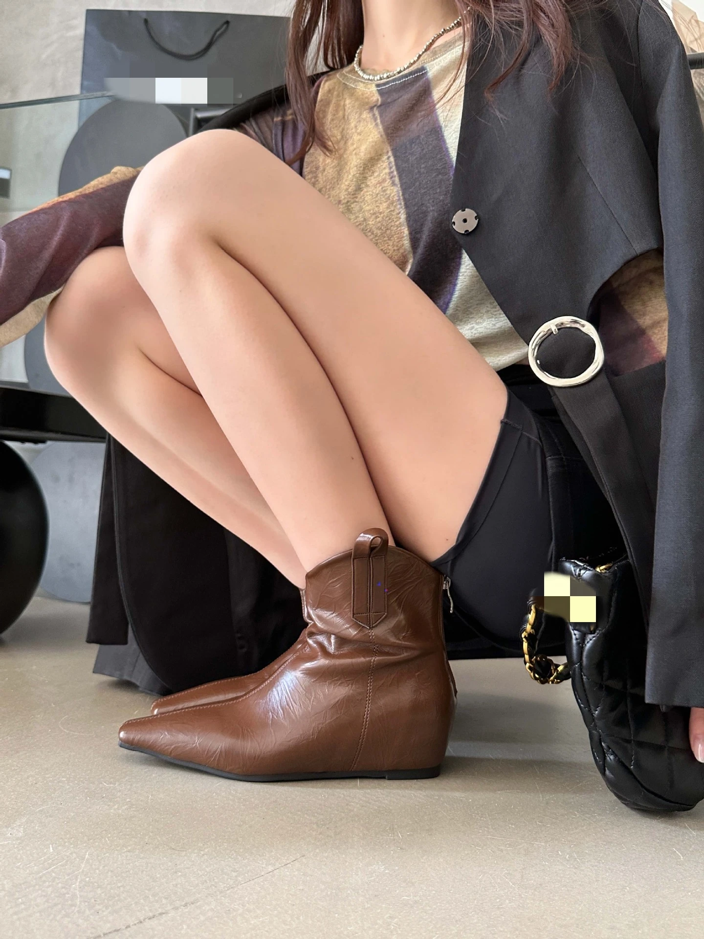 

Новые модные стильные короткие сапоги на толстой подошве для осени и зимы