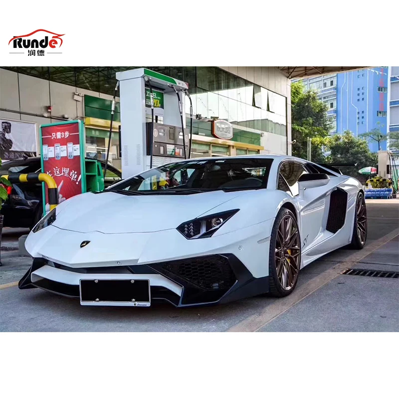 Фото Комплект обвеса Runde из полукарбонового материала для Lamborghini LP750: передний бампер, задний бампер, задний спойлер-диффузор №3