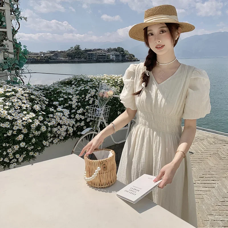 Летнее шикарное белое шифоновое платье во французском стиле с v-образным вырезом