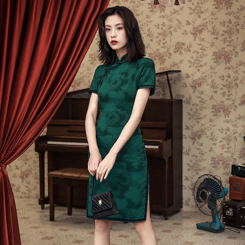 

Cheongsam Women Qipao Chinese Traditional Dress Hanfu Emerald Green Hot Red Vintage Retro Bodycon Dresses Short Sleeve Modified