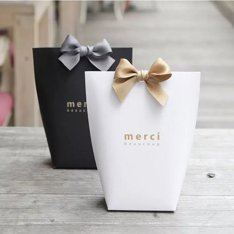 

Black White Merci Thank You Gift Packaging Candy Kraft Paper Bag Wedding Dragee Gift Box Cookie Gift Bags Wrapping Supplies