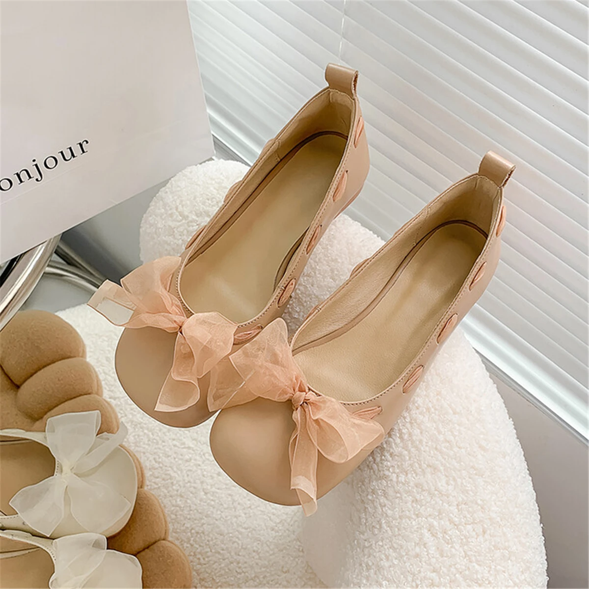 

Женские повседневные Лоферы kmeioo, туфли на плоской подошве с кружевным бантом, повседневные туфли с круглым носком, Женские базовые сандалии