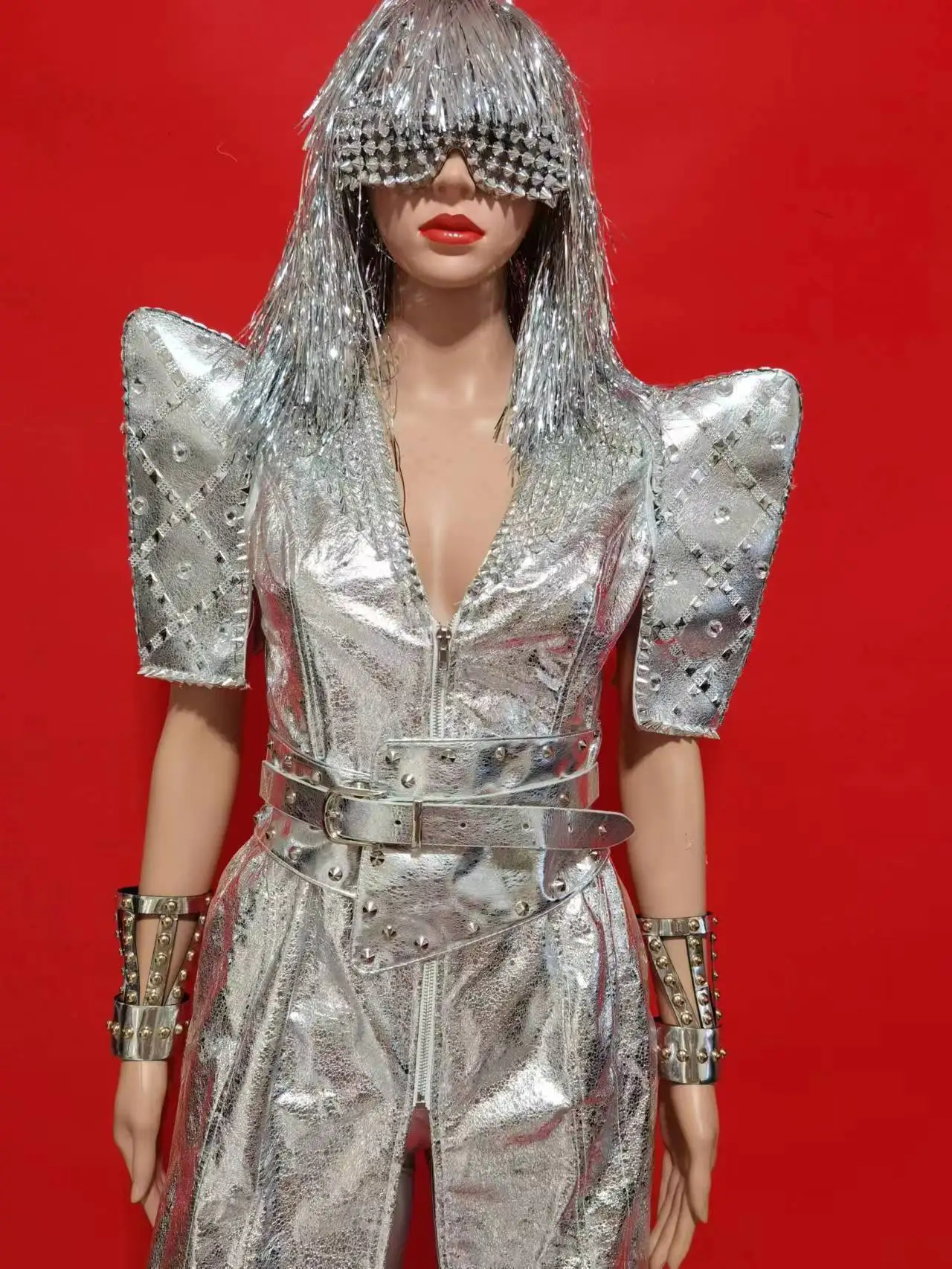 

Silver Rivet Jacket Singer Dancer Stage Costume Flying Shoulder Coat Gogo Dance Clothing Nightclub Bar Dj Ds Rave Outfit