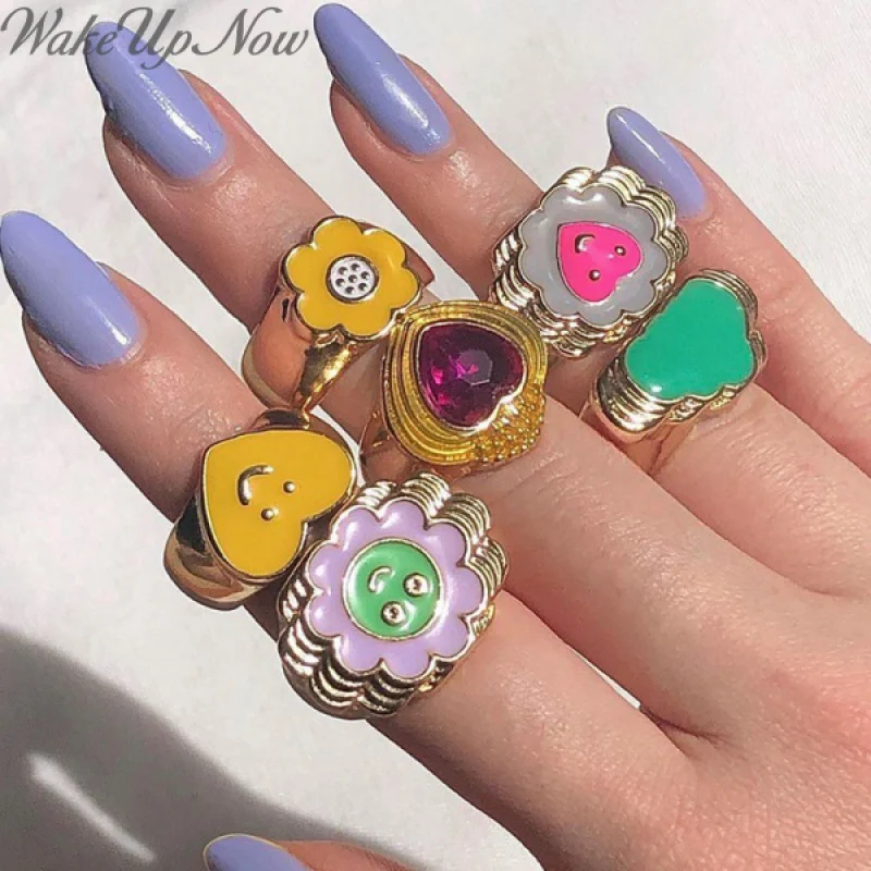 

WakeUpNow Simple New Love Smiling Face Flower Ring Personalized Fashionable Cute Geometric Expression Accessories for Women