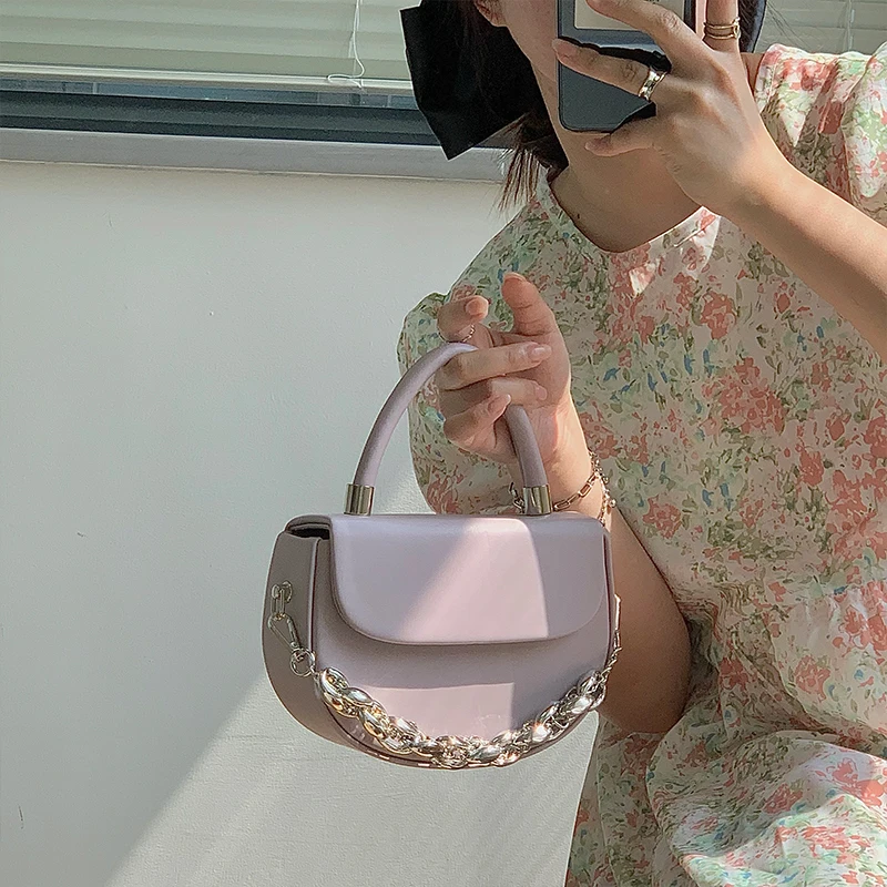 

Дизайнерская Высококачественная маленькая квадратная сумка-цепочка в иностранном стиле, нишевая сумка-мессенджер на весну и лето с новой м...