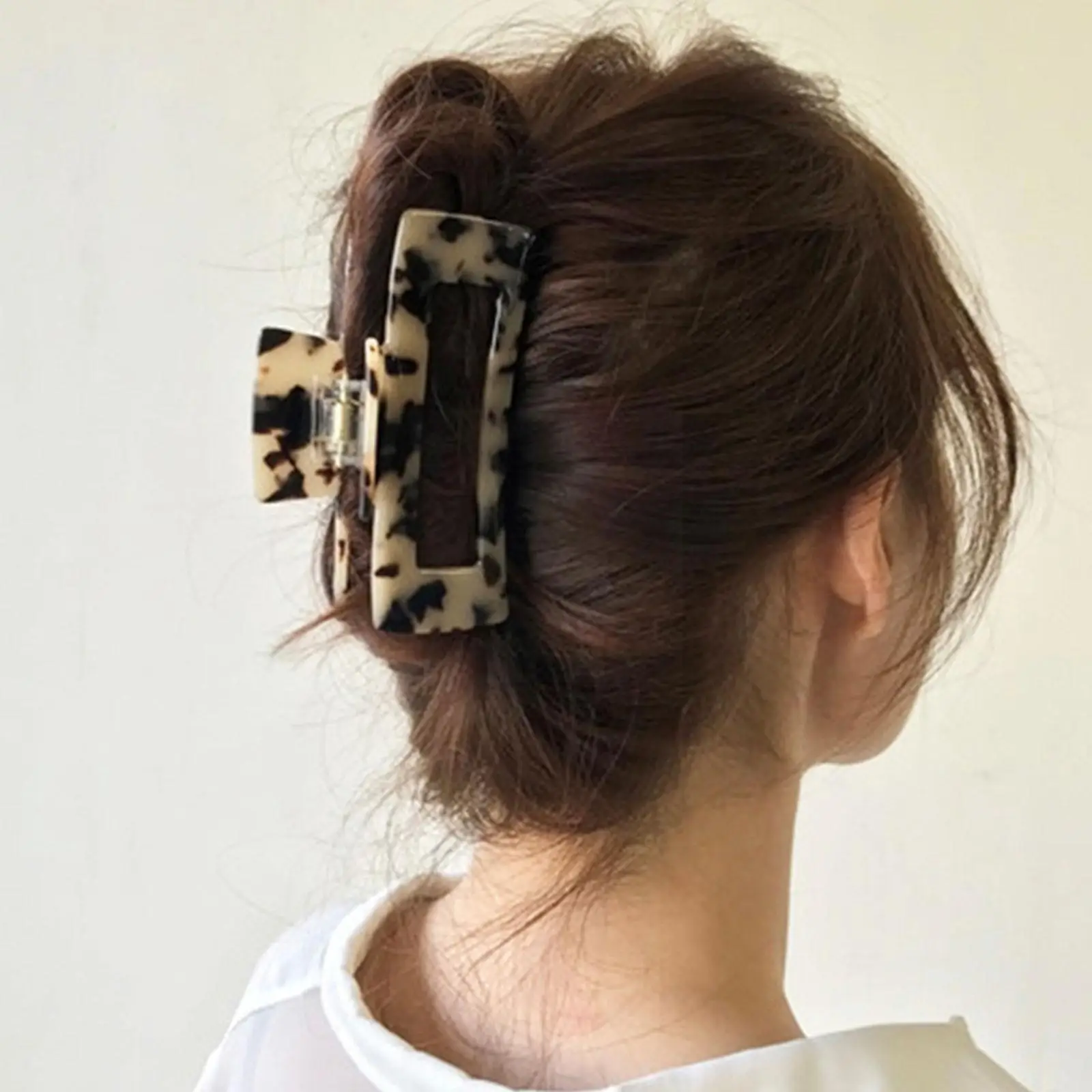 

Women Hair Claws Large Geometric Hollow Square Tortoiseshell Leopard Acetate Hair Clip For Women Hair Headwear Accessories P6J5