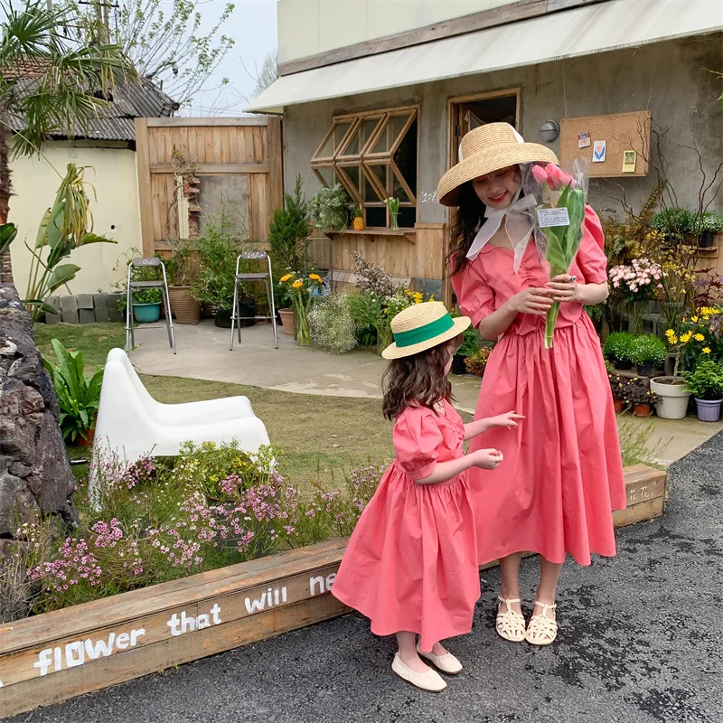 

2022 Summer Mother-daughter Parent-child Square Neck Short-sleeved Dress Mother and Me Matching Clothes Girls Dresses Outfits