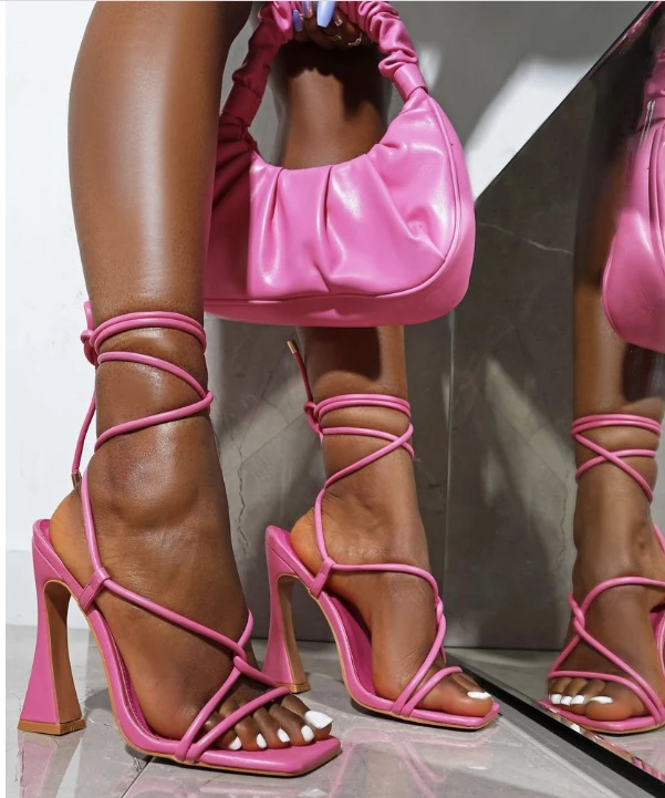 

2022 New high-heeled shoes sandals pink stiletto party fish mouth cross strap metal pendant catwalk women's shoes35-42Large size