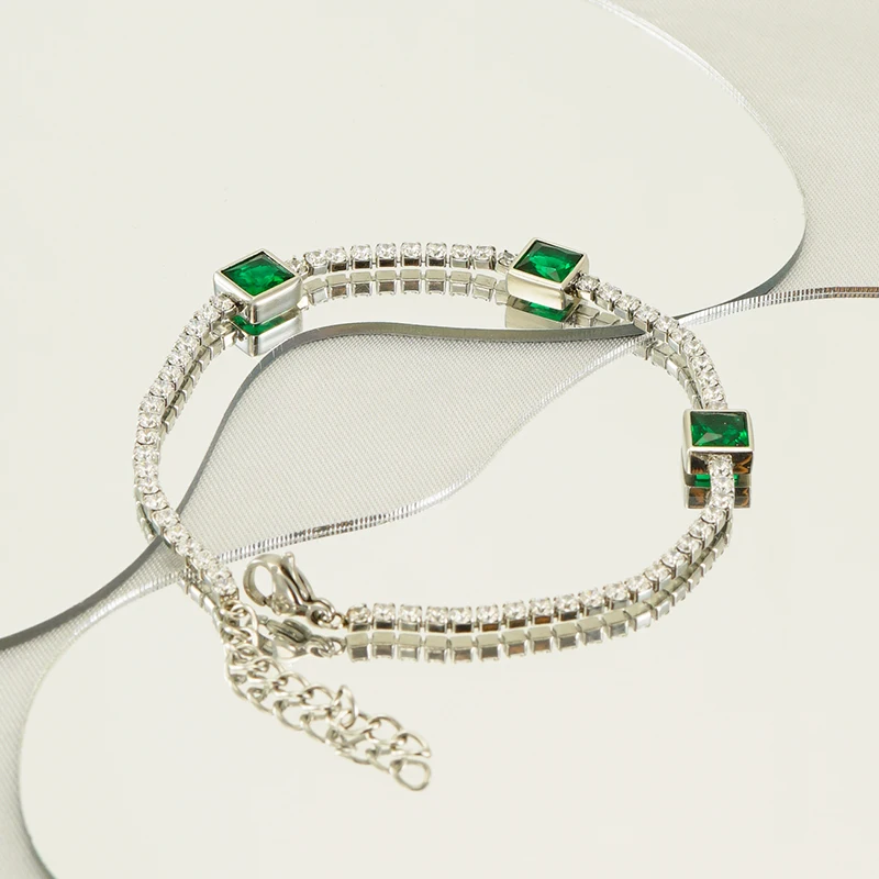 Женский браслет с цирконом Изумрудный