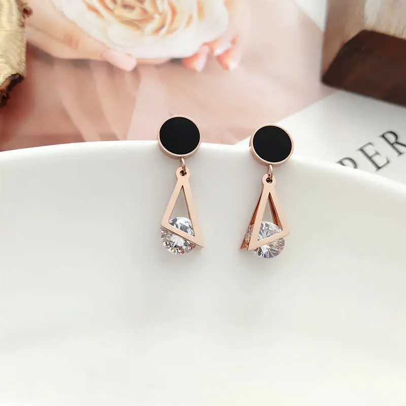 2021 New European and American Triangle Geometric Diamond Titanium Steel Female Earrings Trendy Simple luxury 18K gold |