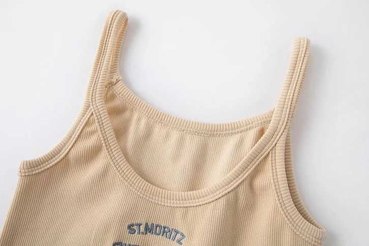 Укороченный топ в рубчик с Вышивкой Букв женский летний сексуальный бежевый