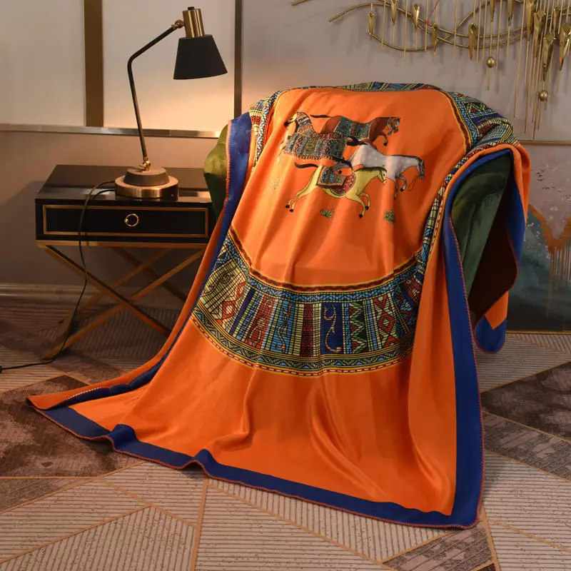 

High-end luxury European and American blankets Double-sided brocade fox fleece blankets Palace style double-layer composite mant