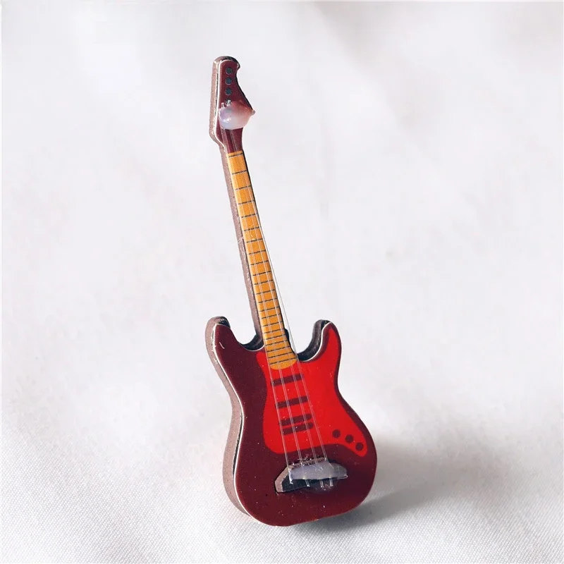 Мини-гитара для кукольного домика