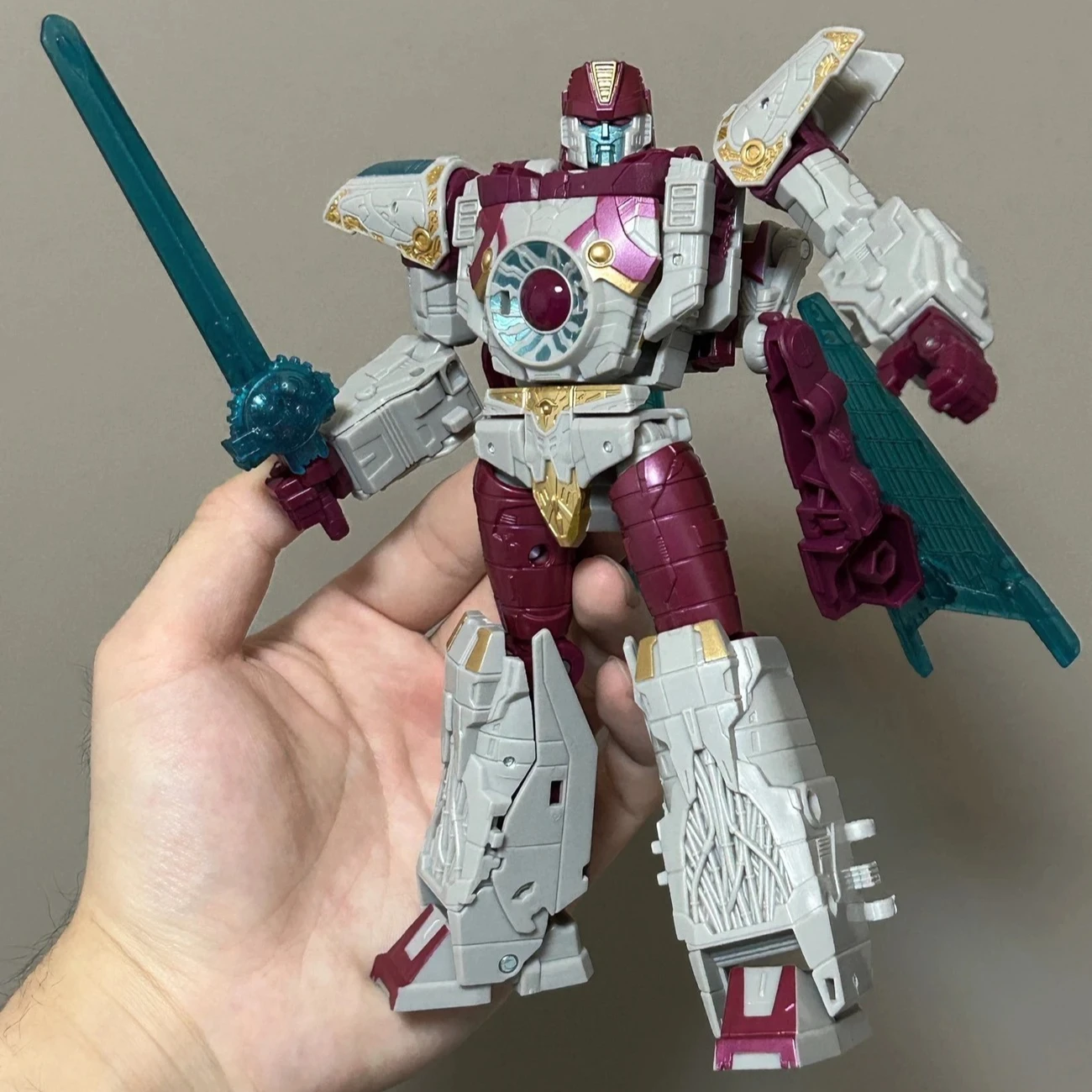 Фото В наличии Hasbro Transformers Toys Vector Prime Legacy United Voyager Class Cybertron Universe Фигурки Подарочная коллекция №1
