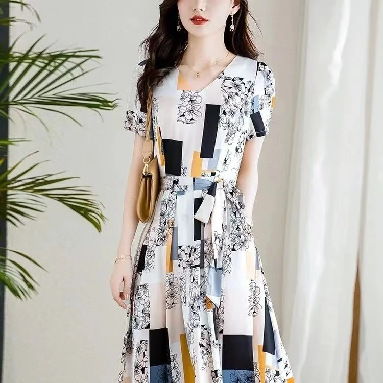 

BL41 Middle aged Female Mother's New Noble Dress Fashionable Summer Middle Age Style Chiffon Skirt