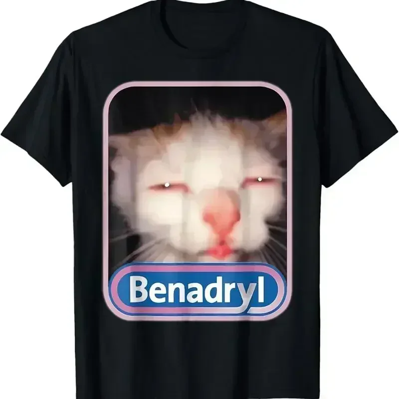 Фото Футболка с мемом-цитатой Benadryl Meme Cat Benny: милый и забавный мем №1