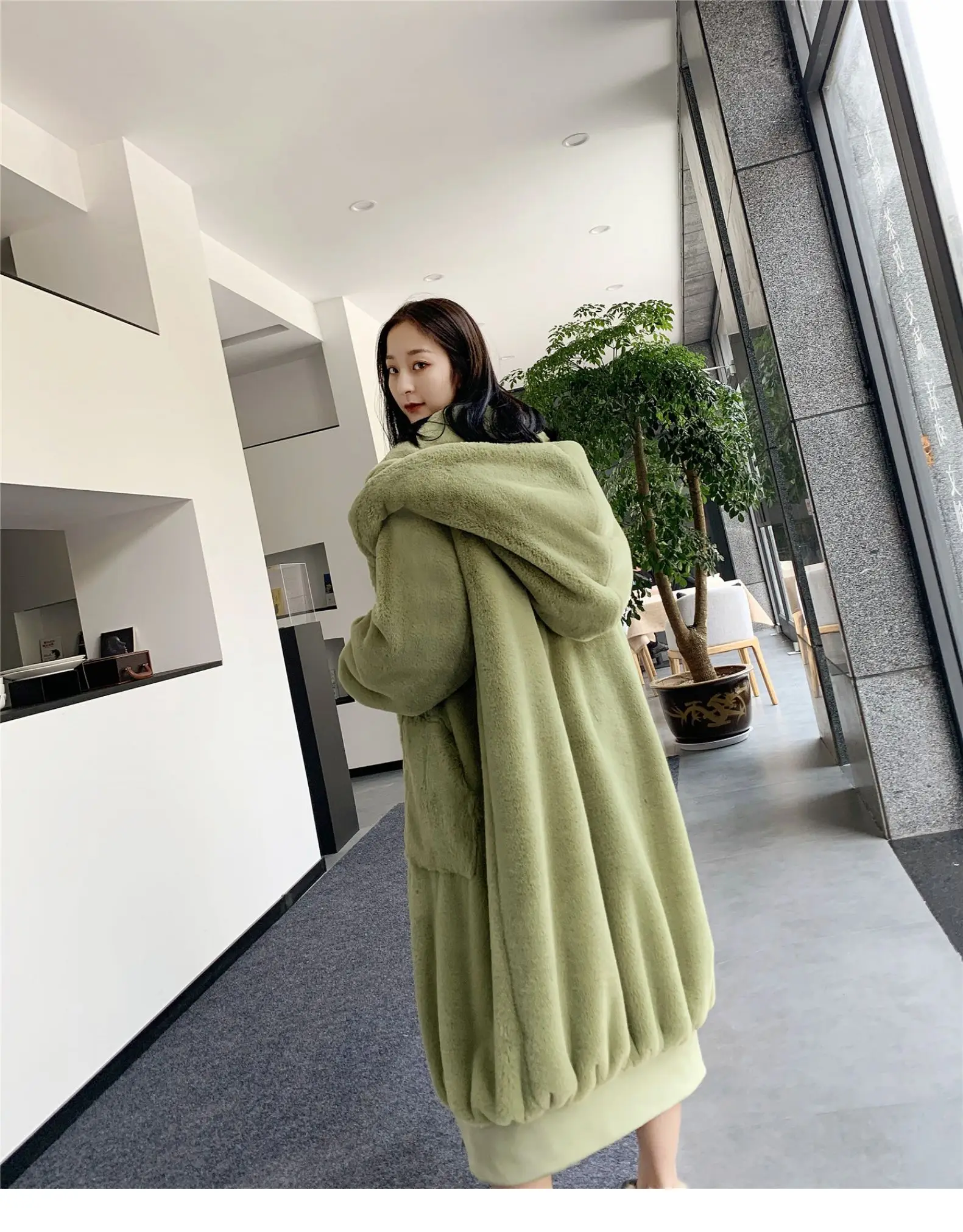 High Quality Hoodies Long Pink Faux Fur Coat Oversized Thicken Elegant Rabbit Fur Women Winter Coat  Size Female h Coats