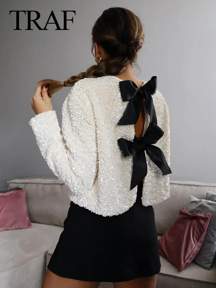 Блузка женская однотонная с длинным рукавом круглым вырезом и блестками