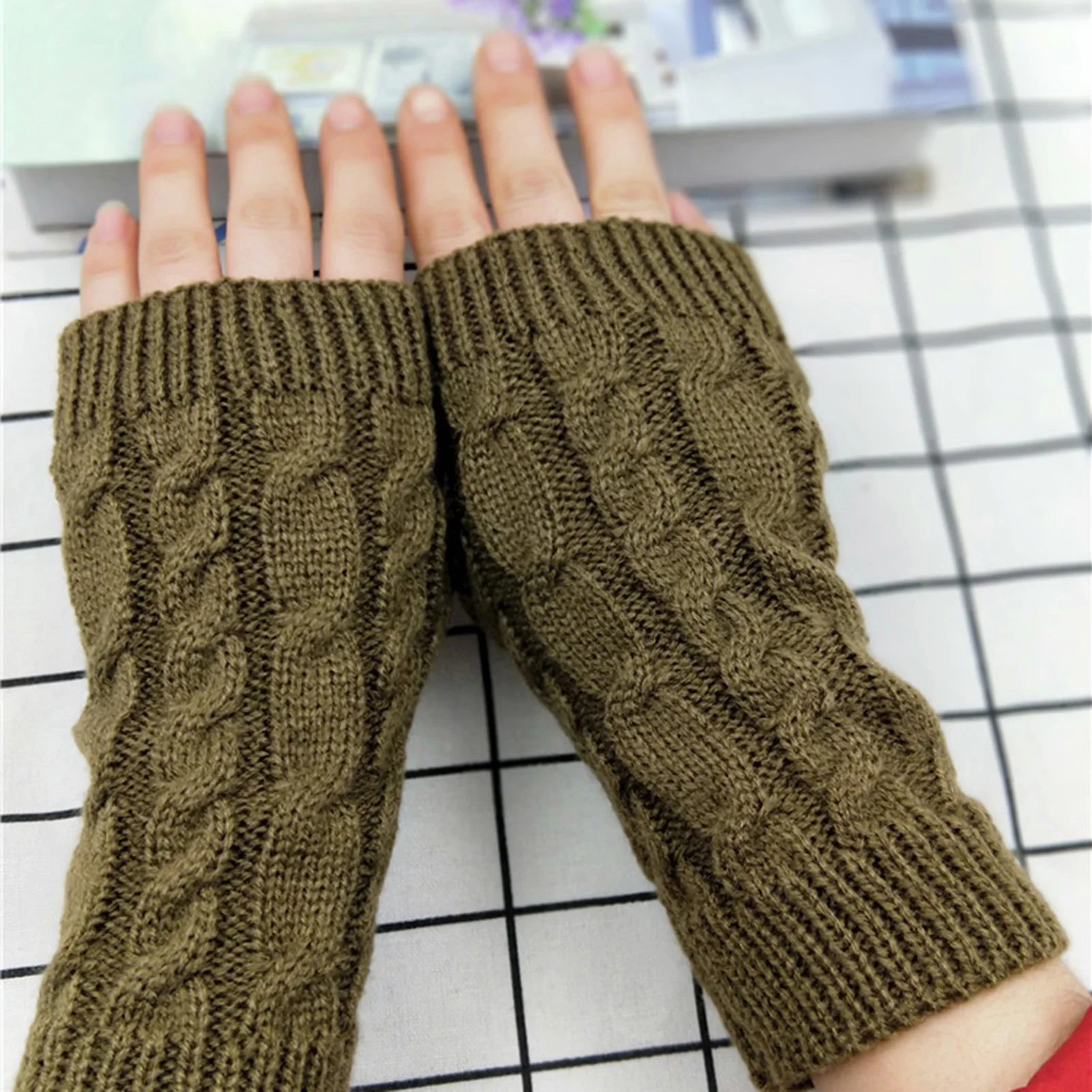 

Outdoor Half-finger Gloves Short Cuffs Durable Wool Kitted Gloves for Christmas Thanksgiving Day Gifts NIN668