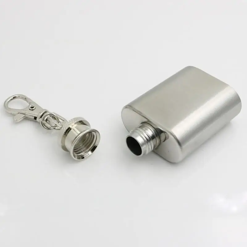 1 Oz Stainless Steel Mini Bottle with Key Chain Portable Party Outdoor Wine Bottle with Key Chain Oval Snuff Bottle Flagon 2022