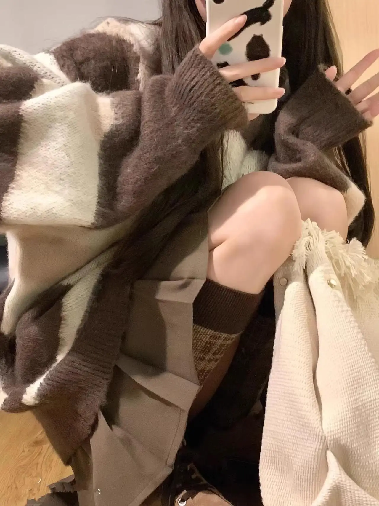 Мягкий клейкий вязаный свитер в полоску стиле ретро женский свободный 2024