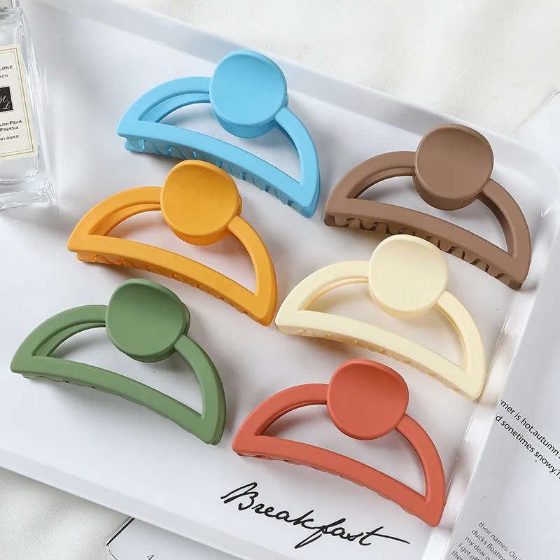 

Korea Style Moon Hollow Hair Claws Elegant Plastic Hair Crab Shark Claw Clips Girls Candy Color Hair Accessories for Women
