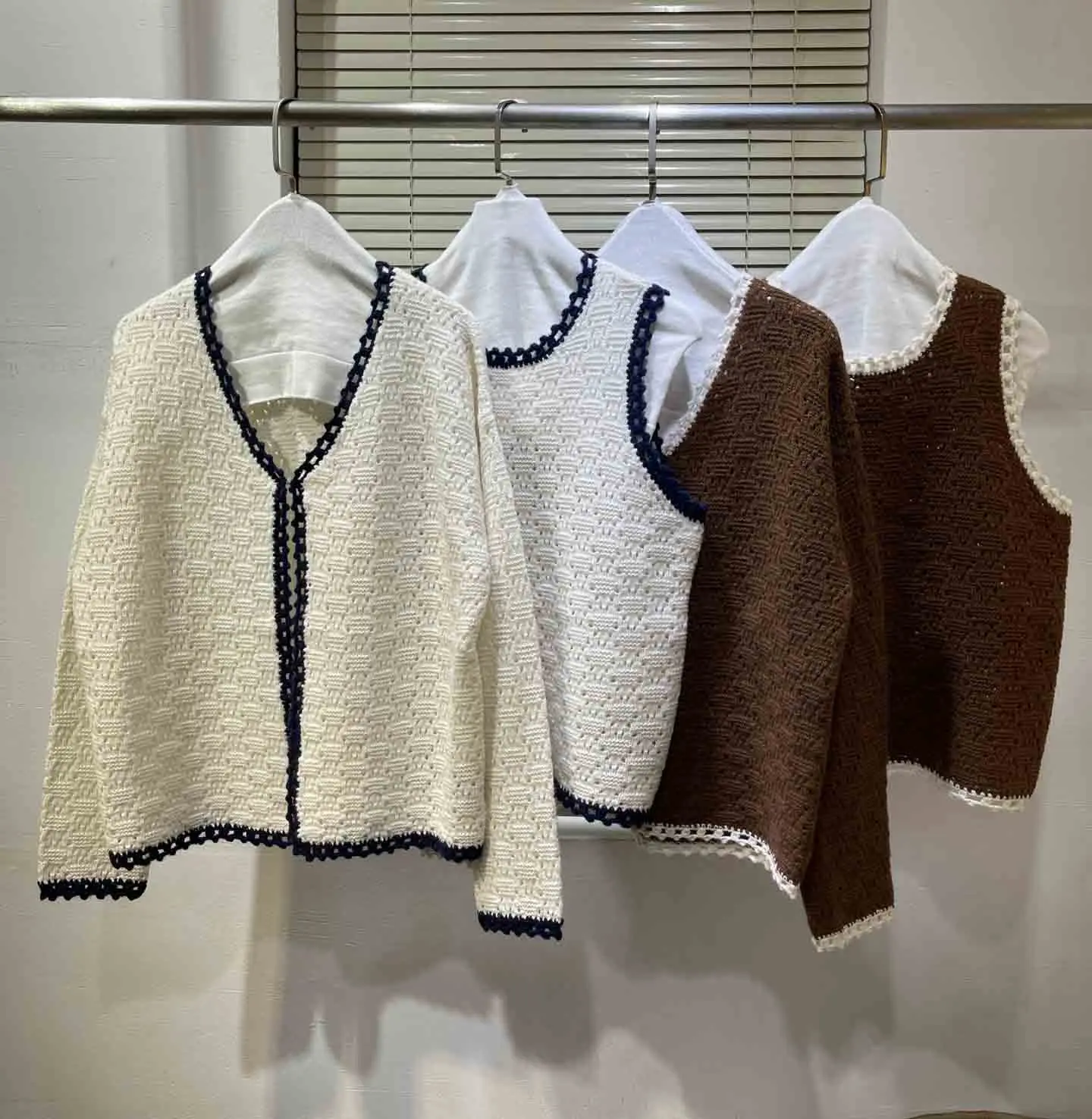 

100% cashmere women v-neck knitted cardigan hollow out contrast color trim jumpers + vests