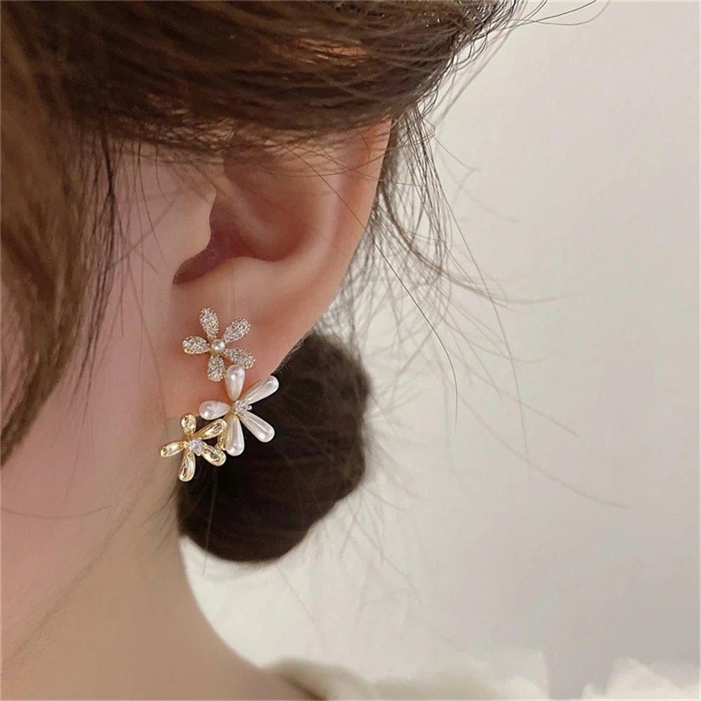 

925Silver Needle Zircon Pearl Flower Earrings Spring Small Fragrance Wind Personality Earrings South Korea Light Luxury Earrings