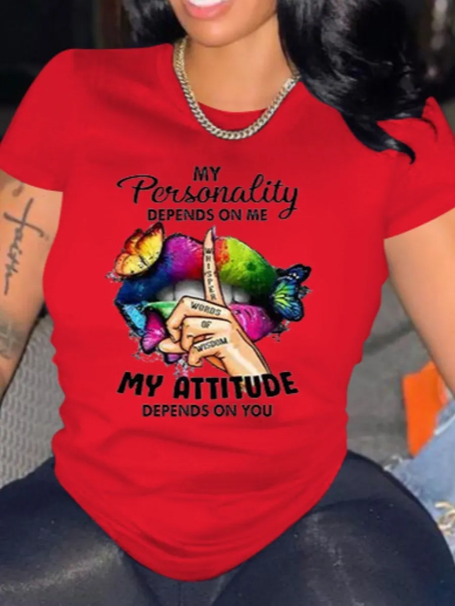 

Футболка женская хлопковая с принтом «бабочка» и надписью «губы»