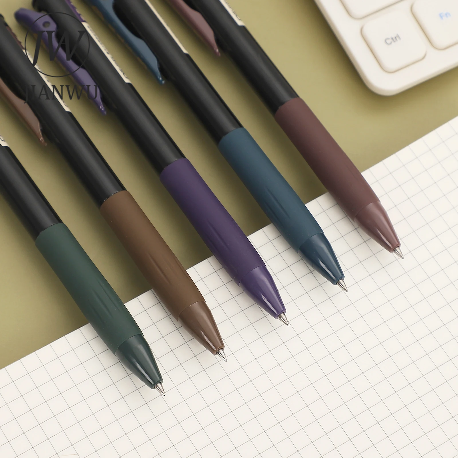 

JIANWU 5 Pcs Retro Quick-drying Large-capacity Gel Pens 0.5mm Color Ink Retractable Ballpoint Pen Stationery Office Accessories