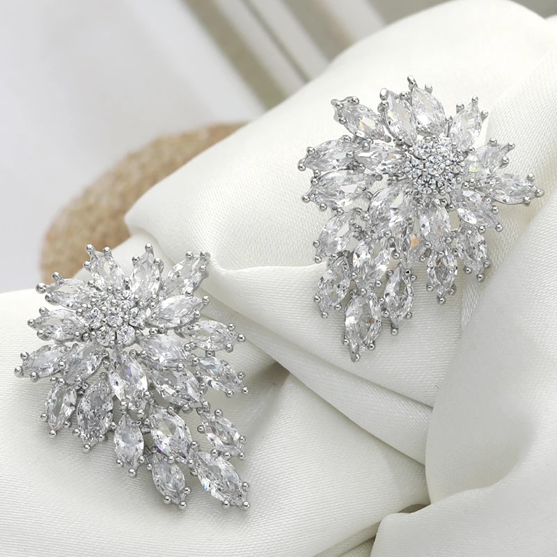 

Modern Women's Earrings 2023 Snowflake Luxury High Quality Elegant Party Attendance Earrings Ladies Daily Wear Dual-use Jewelry