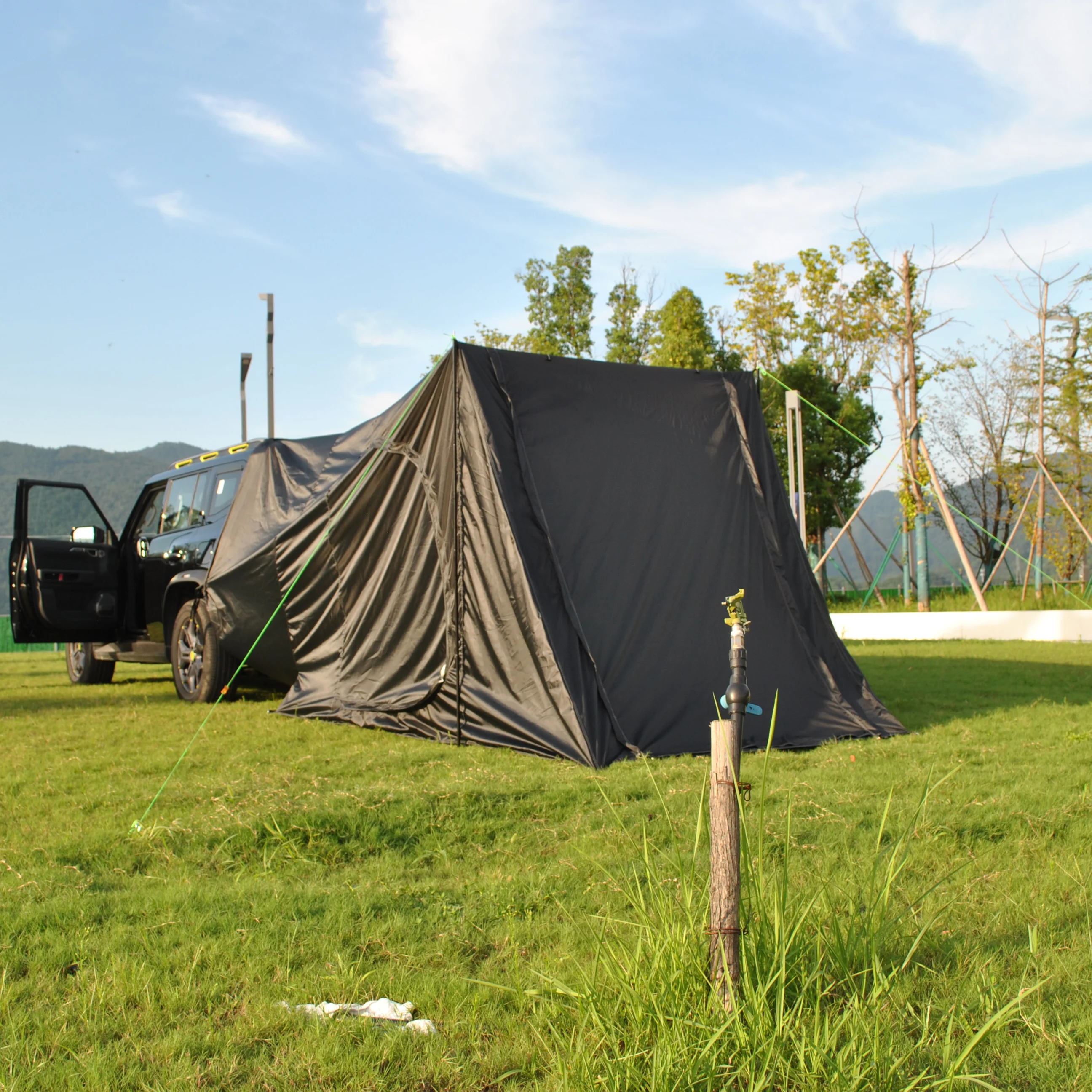 Универсальная палатка для кемпинга внедорожника со просторным тентом