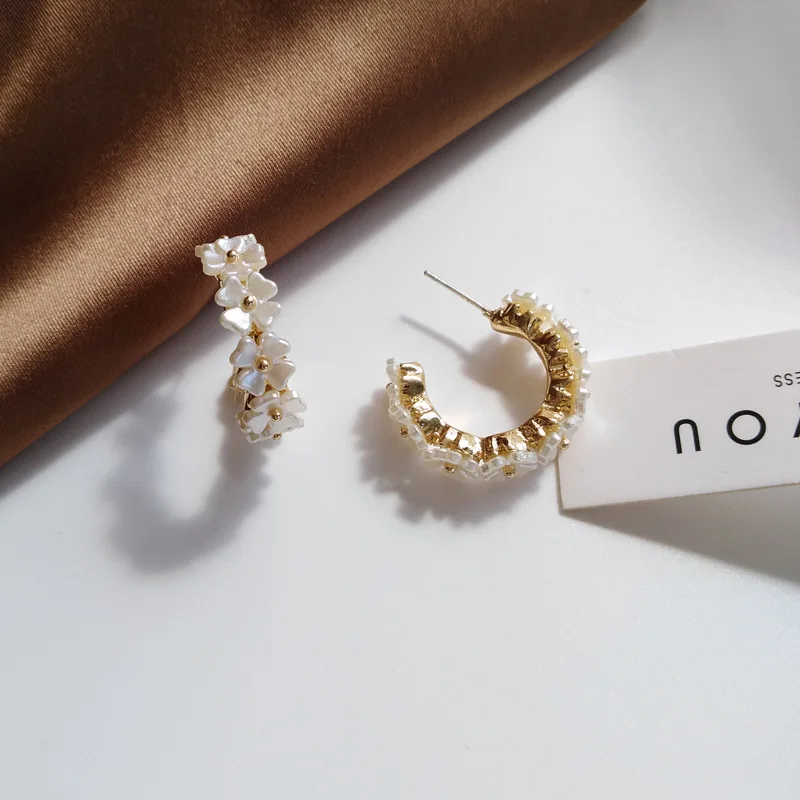 

S925 needle Flower Earrings Fashion Jewelry Golden Plating White Resin Hoop Earrings Women Jewelry Girl Student Gifts For Party