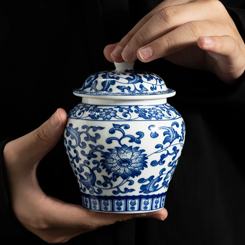 

Chinese-style Ceramic Tea Cans Blue and White Porcelain Sealed Candy Coffee Beans Storage Cans Tea Accessories Food Containers