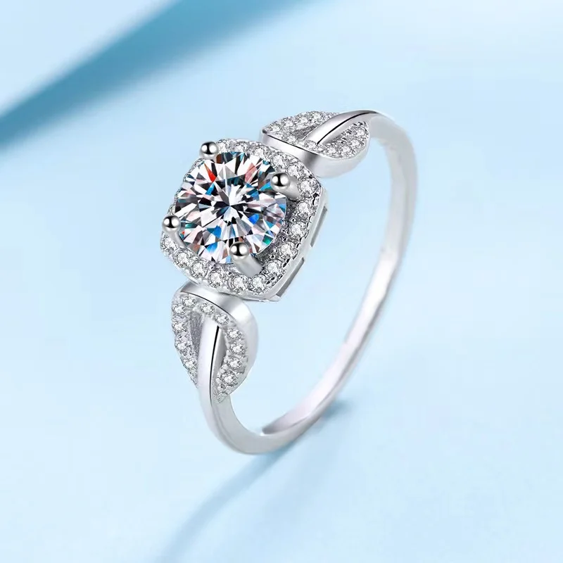 

Trendy Platinum Plated 925 Sterling Silver 0.8ct D Color VVS1 Round Moissanite Engagement Rings for Women Jewelry Valentine Gift