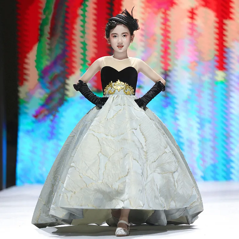 Детское платье со шлейфом для выпускного девочек с цветами свадебные платья