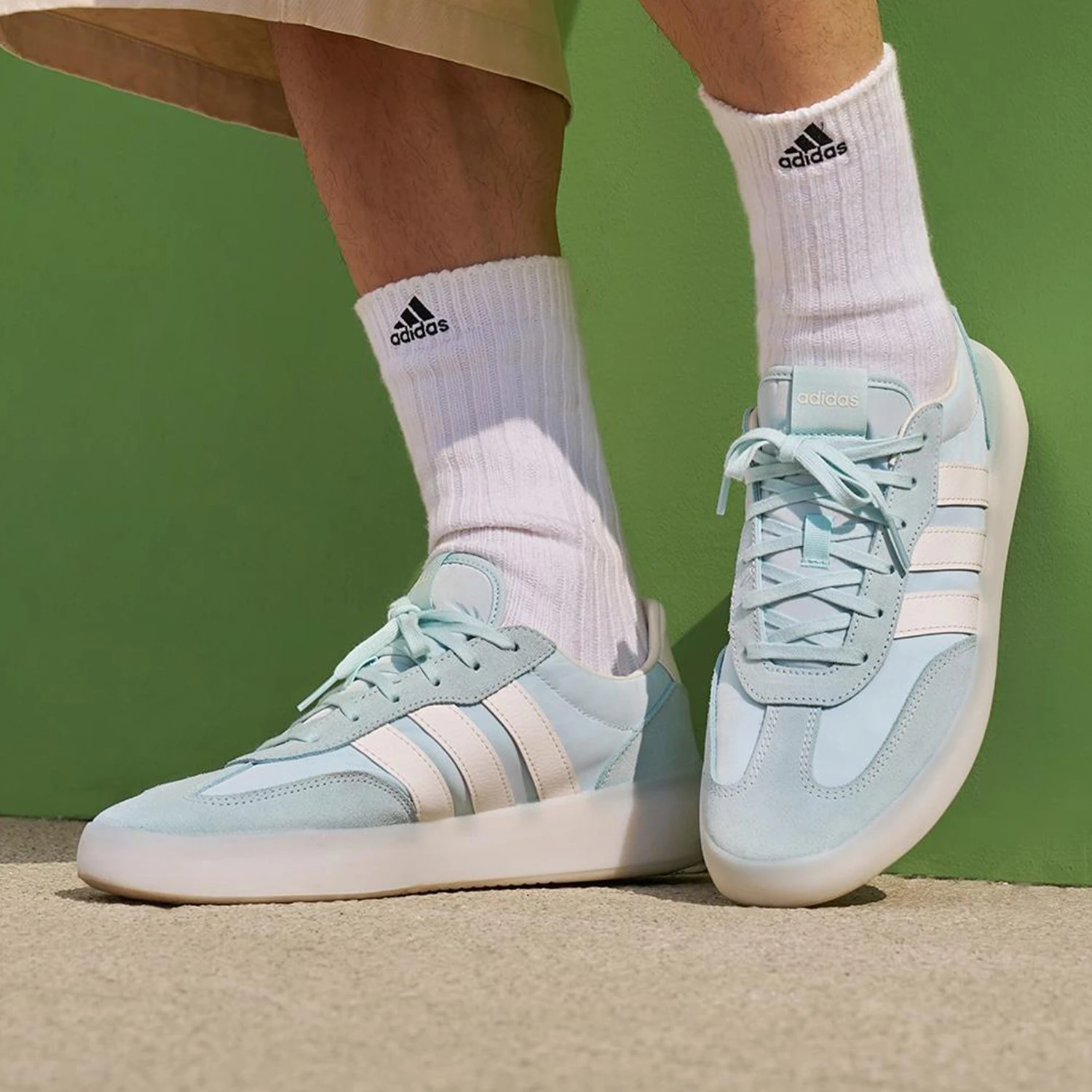 Фото Легкие износостойкие кроссовки Adidas Authentic BARREDA DECODE для мужчин и женщин JQ6674 №2