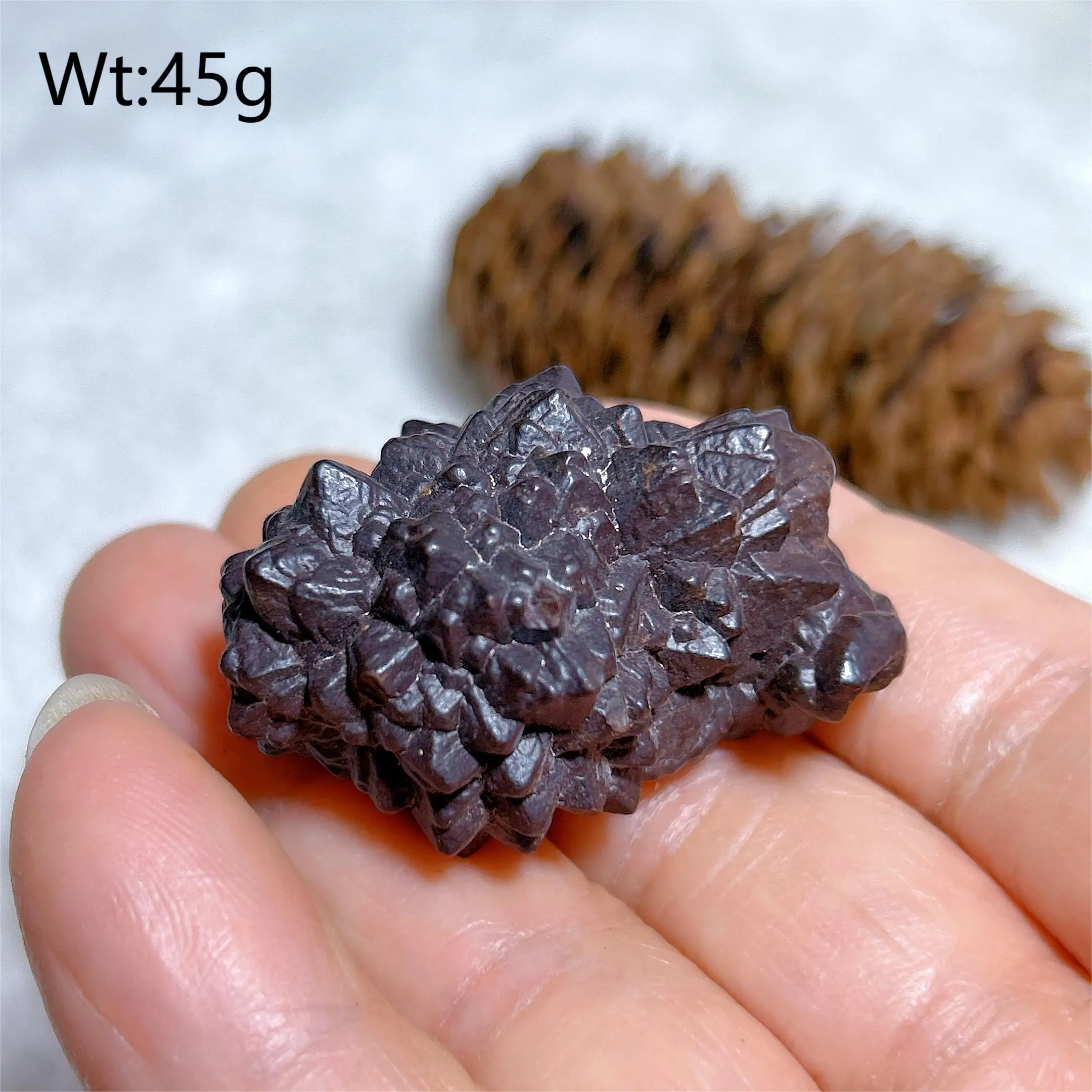 

Необработанный черный алмаз из Египта